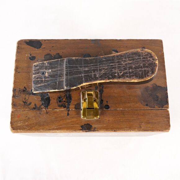 Esquire Shoe Shine Care Wood Chest Box Shoe Polish Kit Foot Rest w/ Brushes - Picture 6 of 14